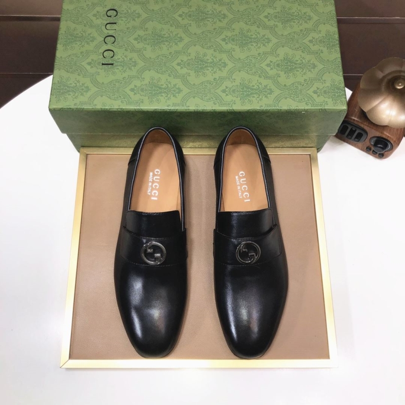 G*u*i leather shoes